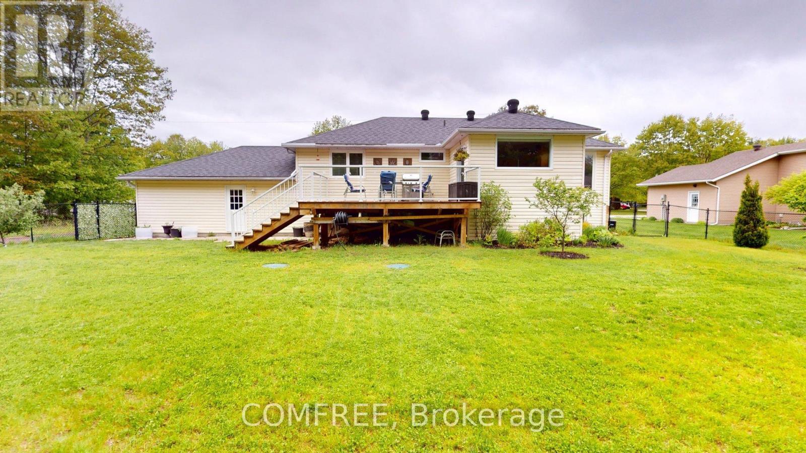 63 Bailey Crescent, Tiny, Ontario  L0L 2T0 - Photo 28 - S12212903