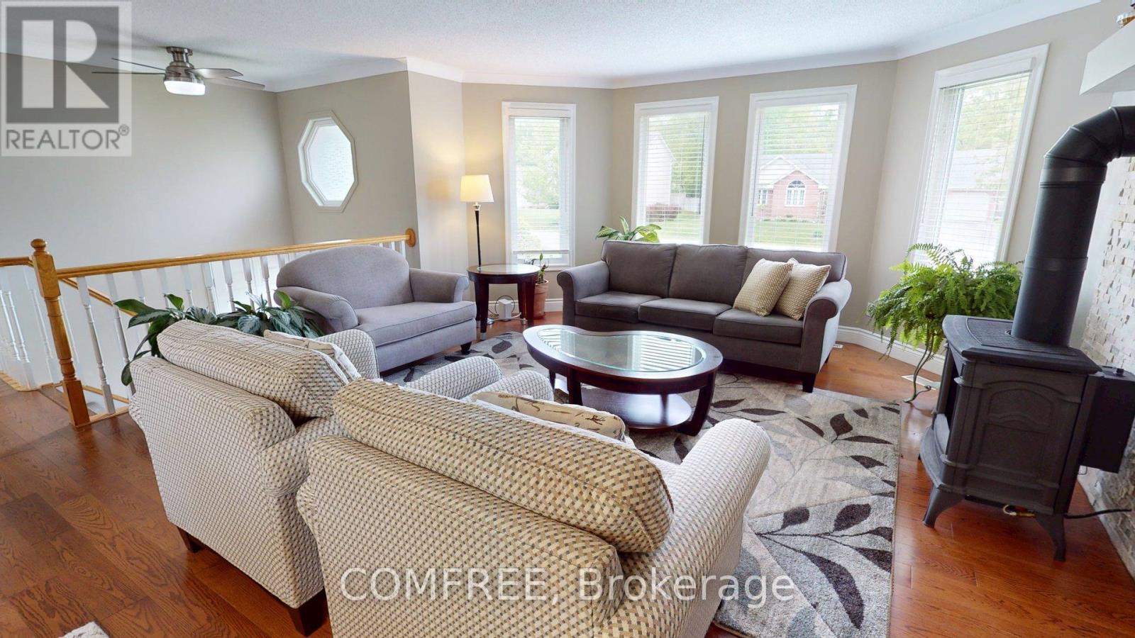 63 Bailey Crescent, Tiny, Ontario  L0L 2T0 - Photo 4 - S12212903