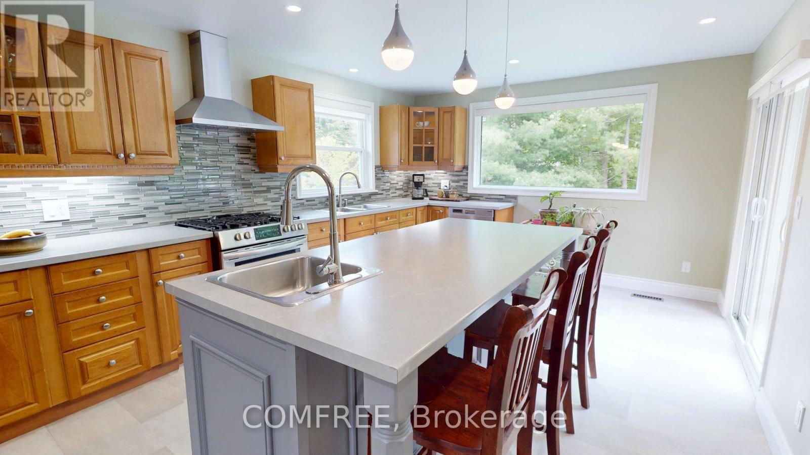 63 Bailey Crescent, Tiny, Ontario  L0L 2T0 - Photo 7 - S12212903