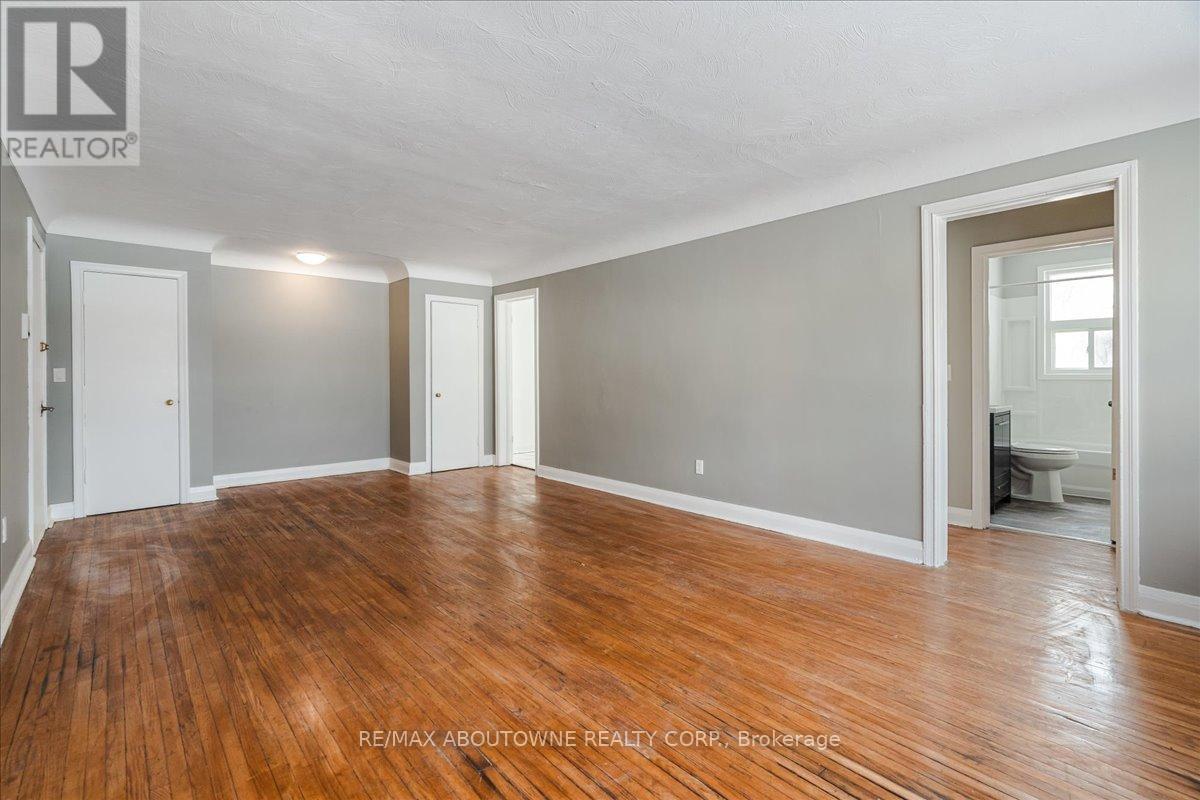 2 - 145 North Service Road E, Oakville, Ontario  L6H 1A3 - Photo 10 - W11970608
