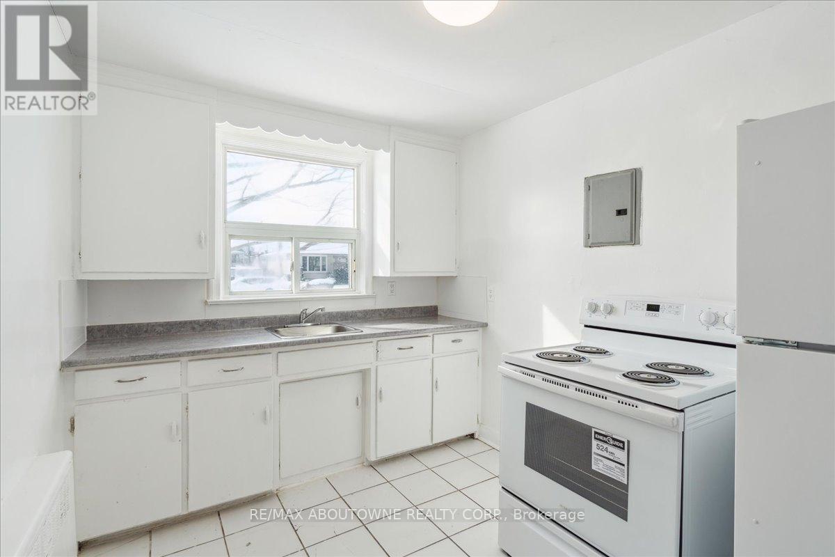 2 - 145 North Service Road E, Oakville, Ontario  L6H 1A3 - Photo 22 - W11970608