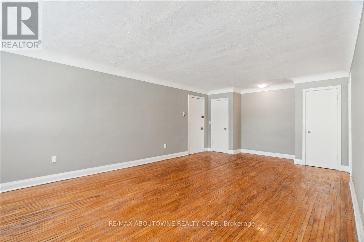 2 - 145 North Service Road E, Oakville, Ontario  L6H 1A3 - Photo 13 - W11970608