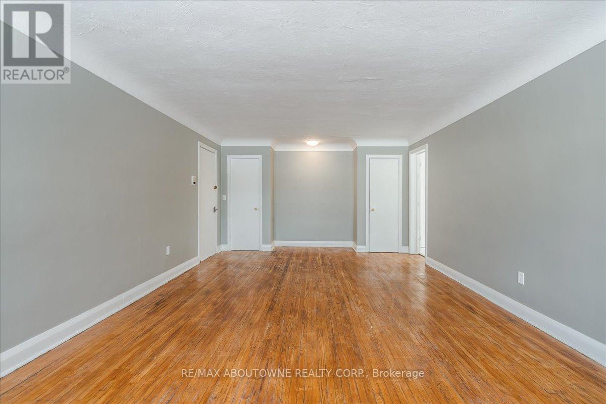 2 - 145 North Service Road E, Oakville, Ontario  L6H 1A3 - Photo 11 - W11970608