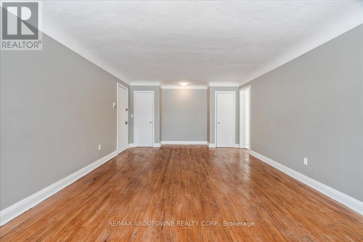 2 - 145 North Service Road E, Oakville, Ontario  L6H 1A3 - Photo 15 - W11970608