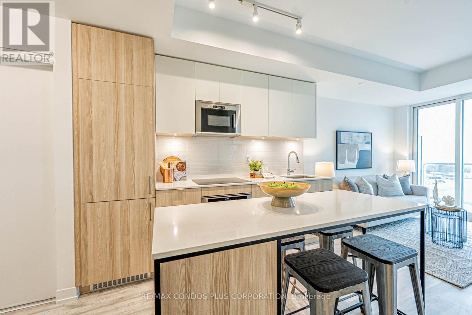 810 - 220 Missinnihe Way, Mississauga (Port Credit), Ontario  L5H 0A9 - Photo 12 - W12121692