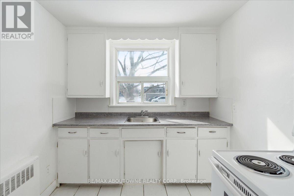 2 - 145 North Service Road E, Oakville, Ontario  L6H 1A3 - Photo 23 - W11970608