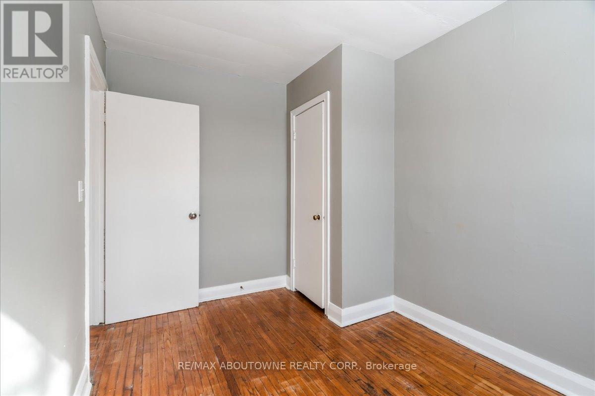 2 - 145 North Service Road E, Oakville, Ontario  L6H 1A3 - Photo 32 - W11970608