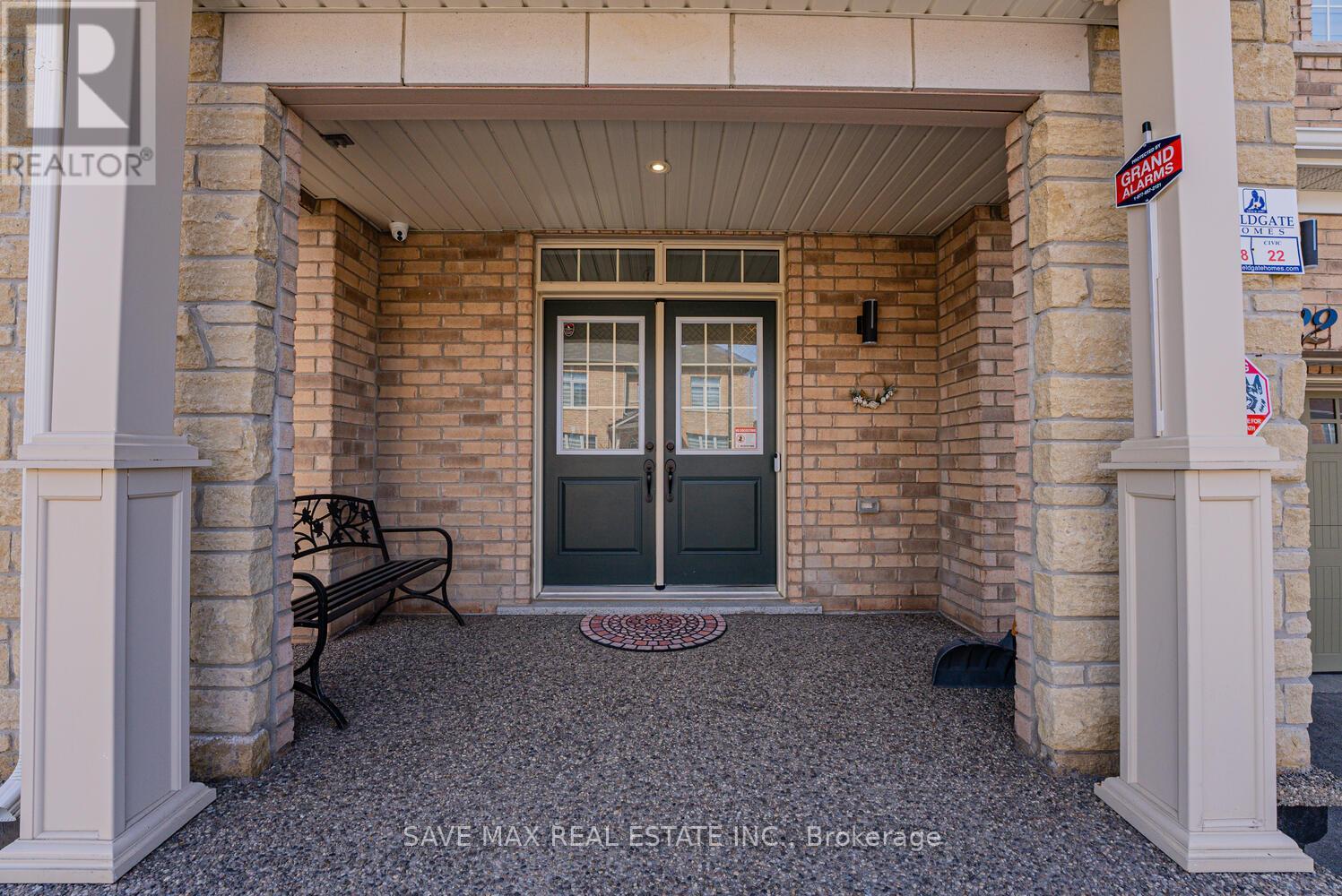 22 Fruitvale Circle, Brampton, Ontario  L7A 5B8 - Photo 3 - W12211258