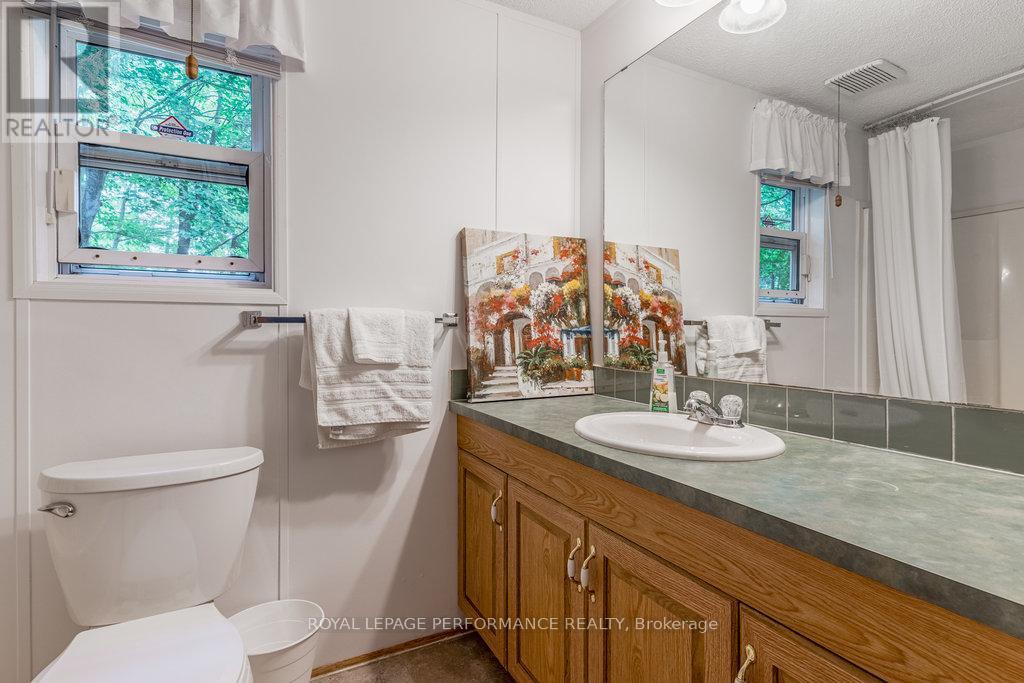 1080 Teena Colleen Private, Ottawa, Ontario  K4P 1C6 - Photo 34 - X12212746