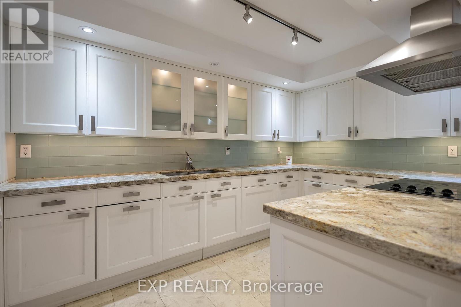 601 - 900 Yonge Street, Toronto (Annex), Ontario  M4W 3P5 - Photo 4 - C12212591