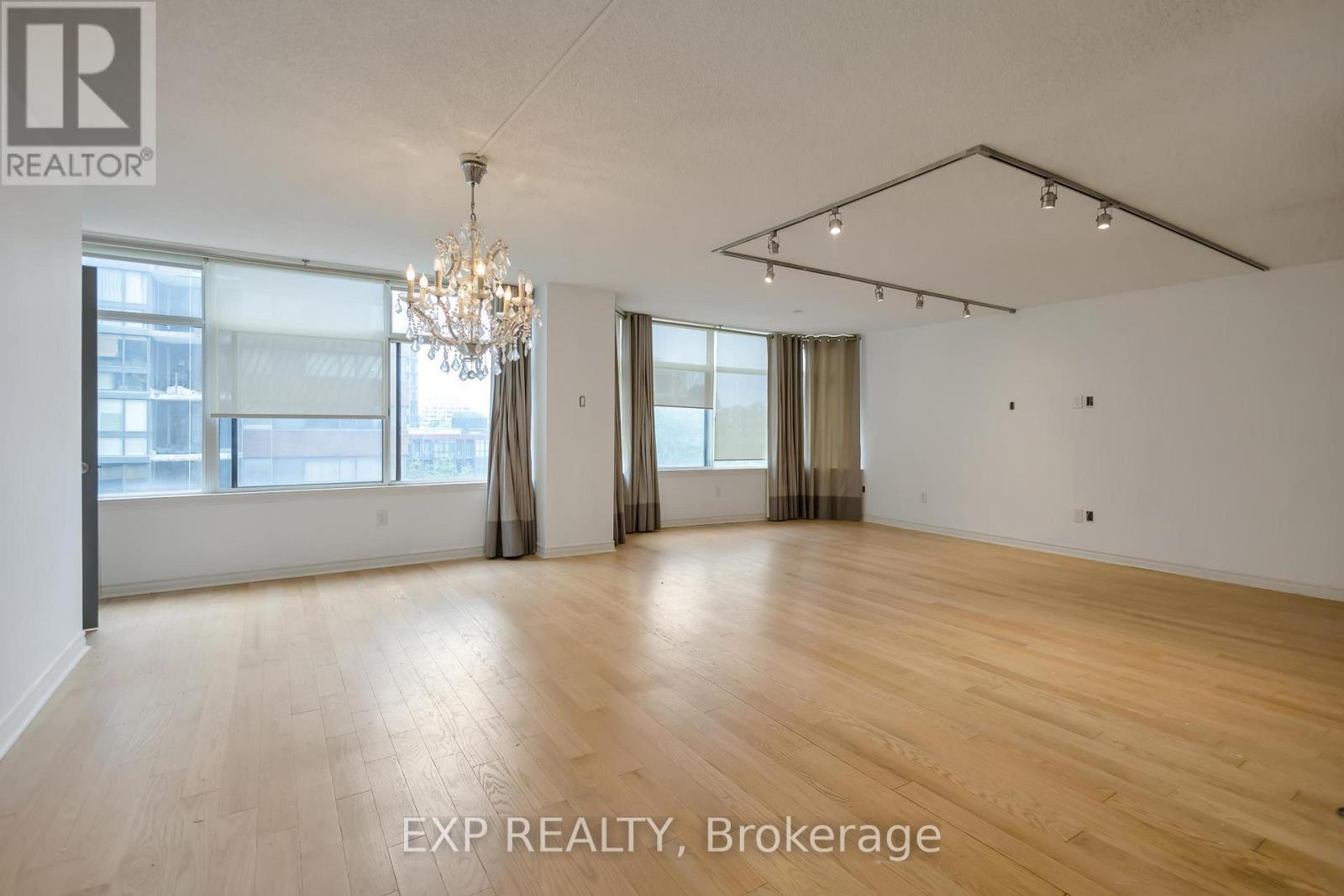 601 - 900 Yonge Street, Toronto (Annex), Ontario  M4W 3P5 - Photo 7 - C12212591