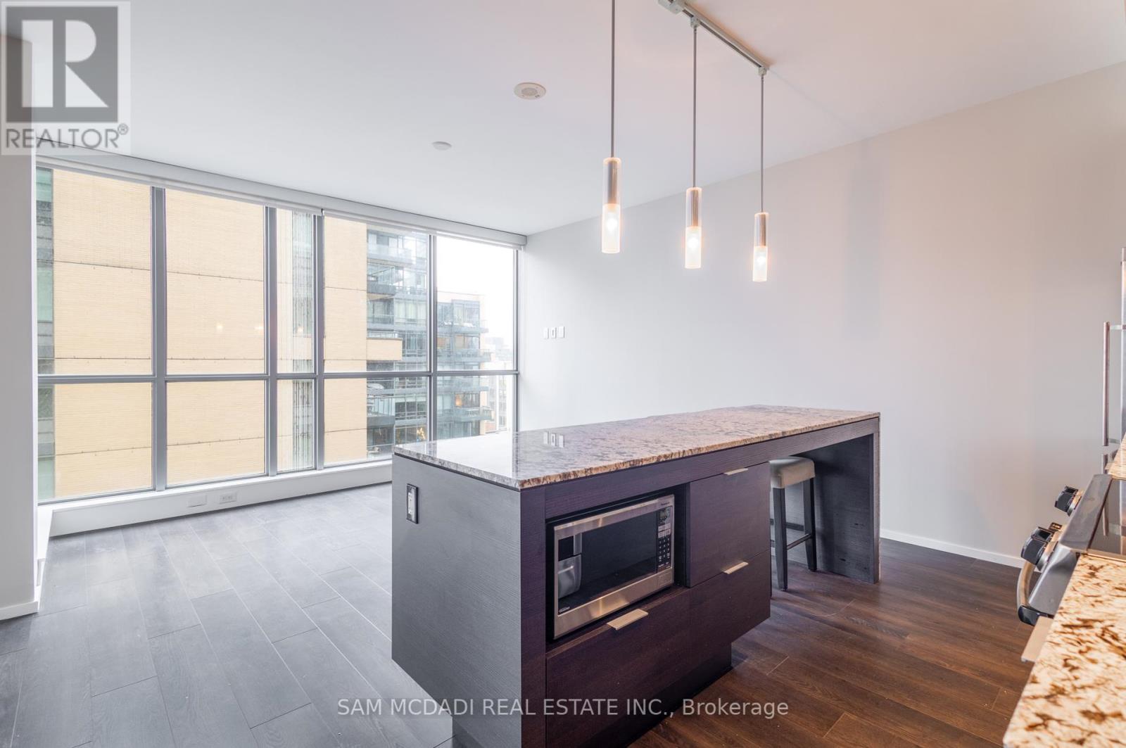 1108 - 8 Charlotte Street, Toronto (Waterfront Communities), Ontario  M5V 0K4 - Photo 6 - C12212595