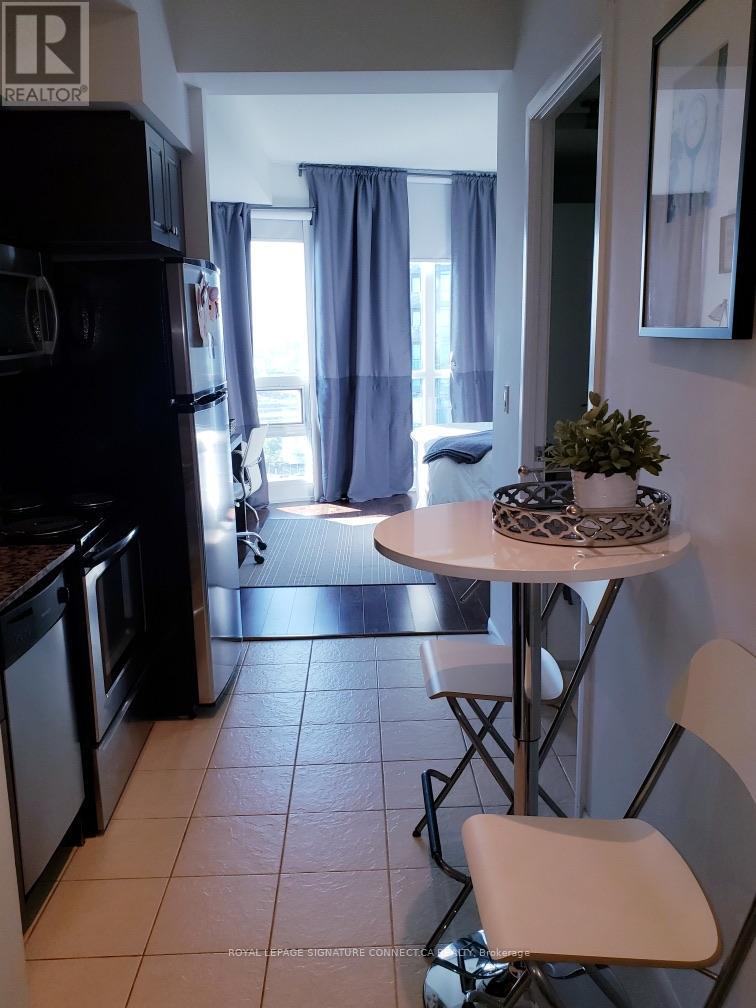 2706 - 215 Fort York Boulevard, Toronto (Niagara), Ontario  M5V 4A1 - Photo 6 - C12212632