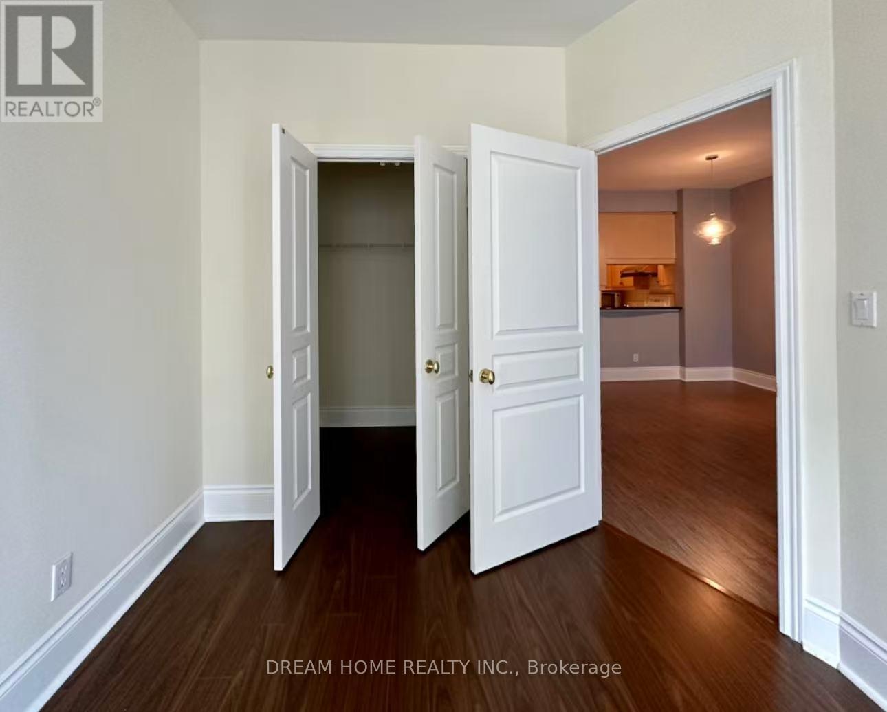 1207 - 102 Bloor Street W, Toronto, Ontario  M5S 1M8 - Photo 3 - C12212641