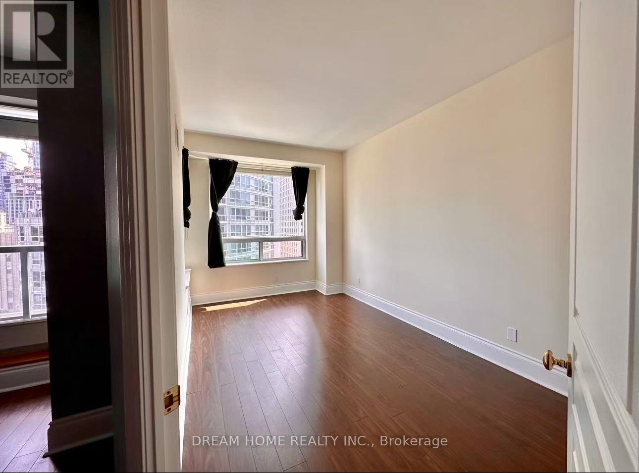 1207 - 102 Bloor Street W, Toronto, Ontario  M5S 1M8 - Photo 4 - C12212641