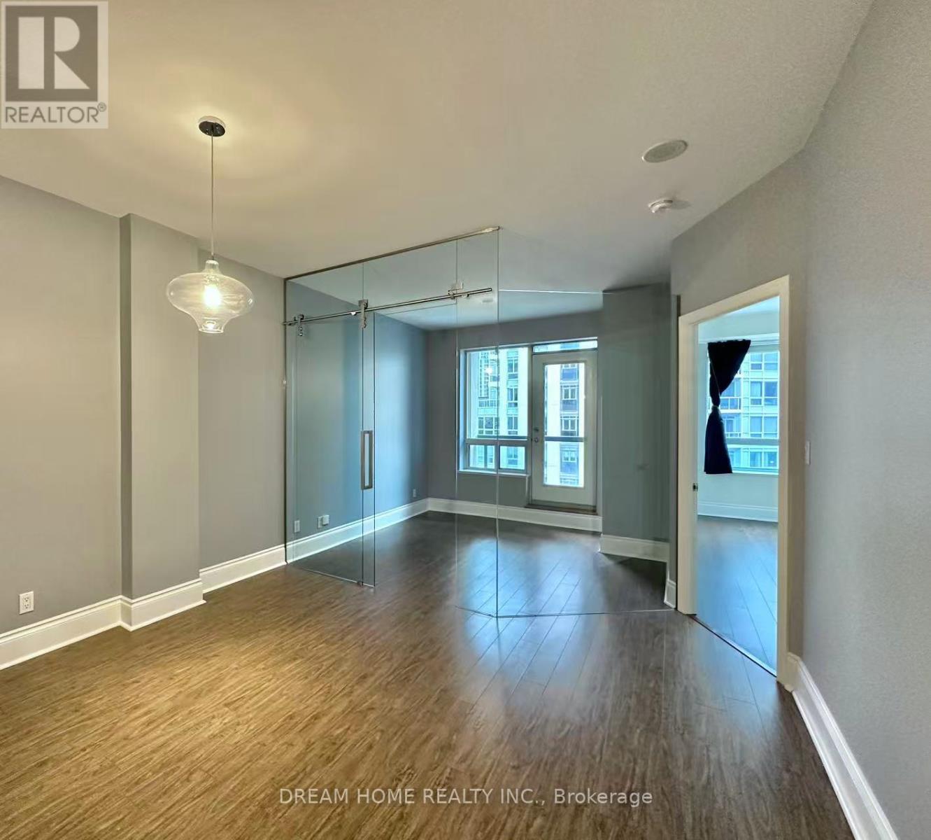 1207 - 102 Bloor Street W, Toronto, Ontario  M5S 1M8 - Photo 8 - C12212641