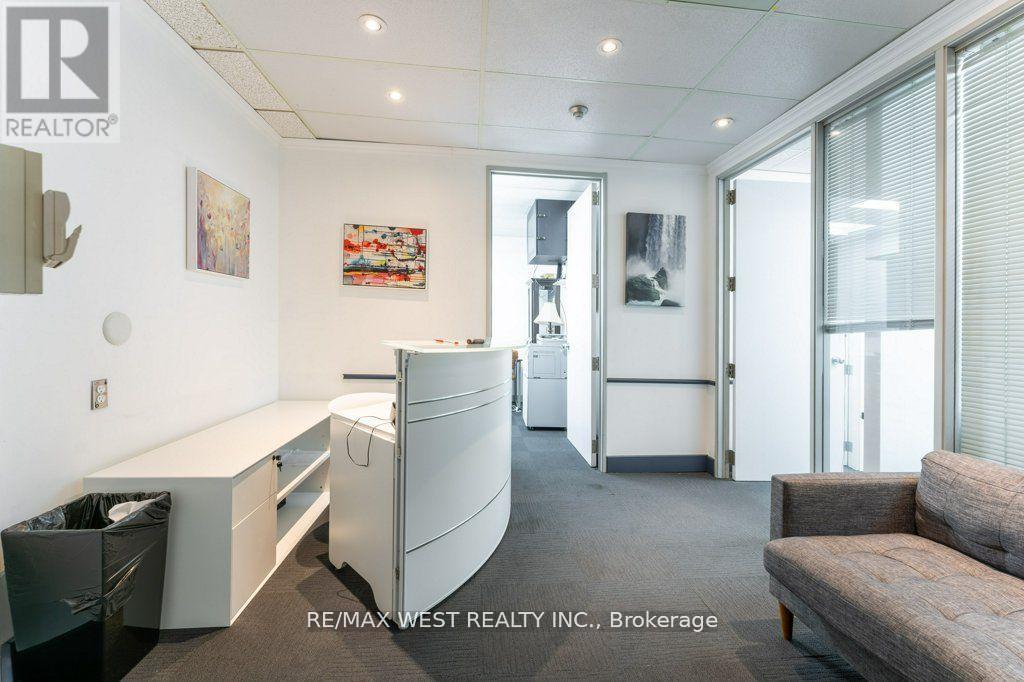 415 - 120 Carlton Street, Toronto (Cabbagetown-South St. James Town), Ontario  M5A 4K2 - Photo 14 - C12212663