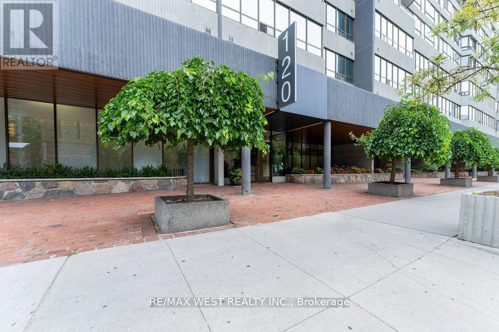 415 - 120 Carlton Street, Toronto (Cabbagetown-South St. James Town), Ontario  M5A 4K2 - Photo 6 - C12212663