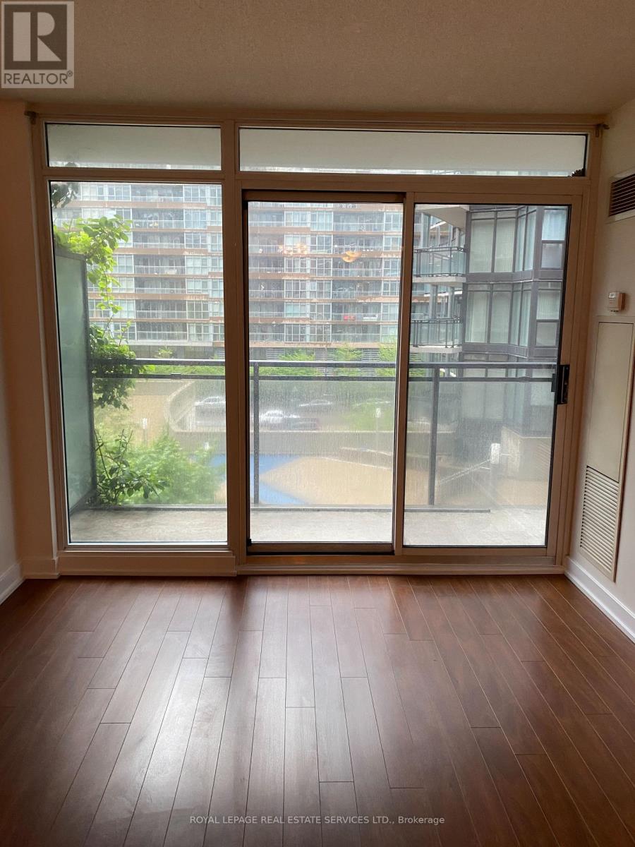 526 - 8 Telegram Mews, Toronto, Ontario  M5V 3Z5 - Photo 16 - C12212449
