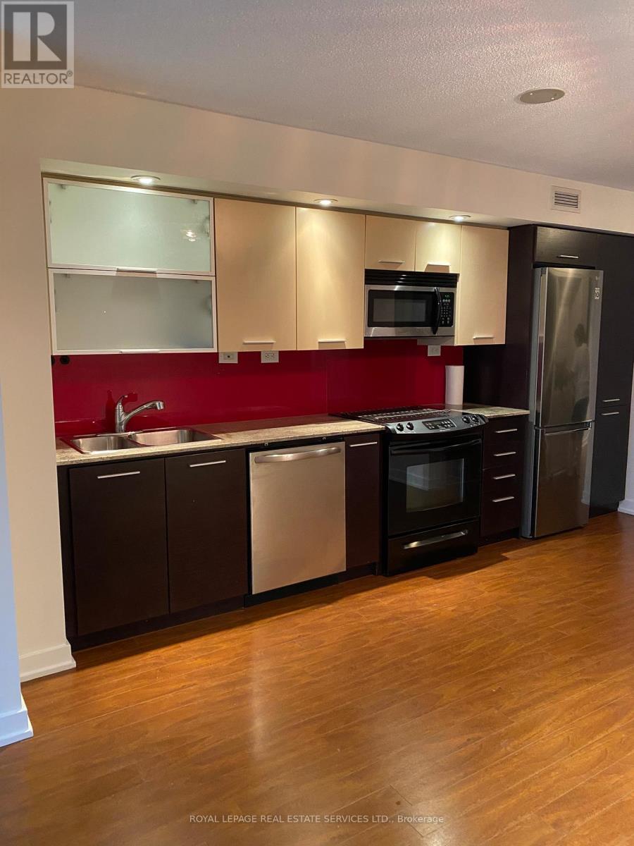 526 - 8 Telegram Mews, Toronto, Ontario  M5V 3Z5 - Photo 13 - C12212449