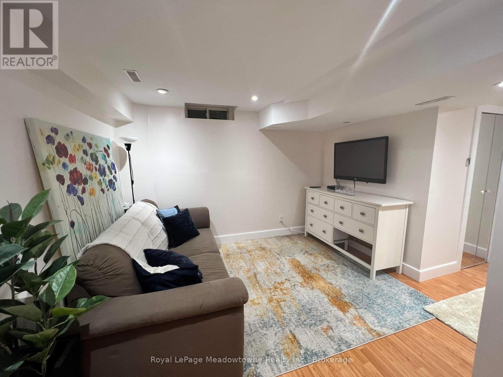 45 Dills (Lower) Crescent, Milton (De Dempsey), Ontario  L9T 5P2 - Photo 8 - W12212842