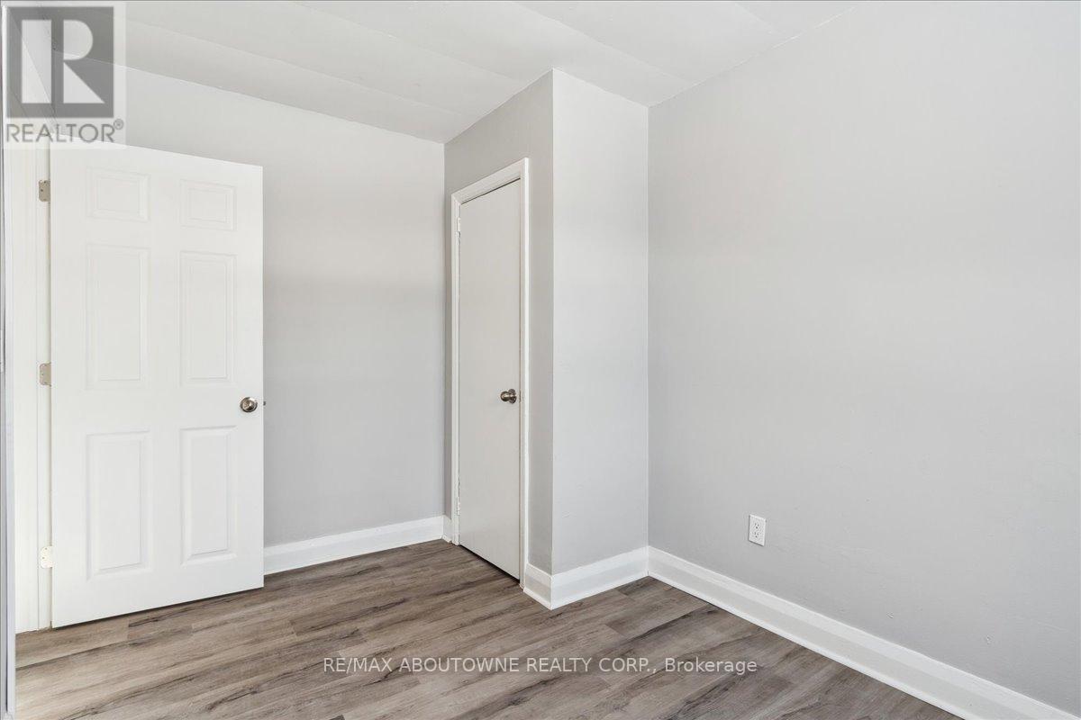 1 - 145 North Service Road E, Oakville, Ontario  L6H 1A3 - Photo 23 - W11970315