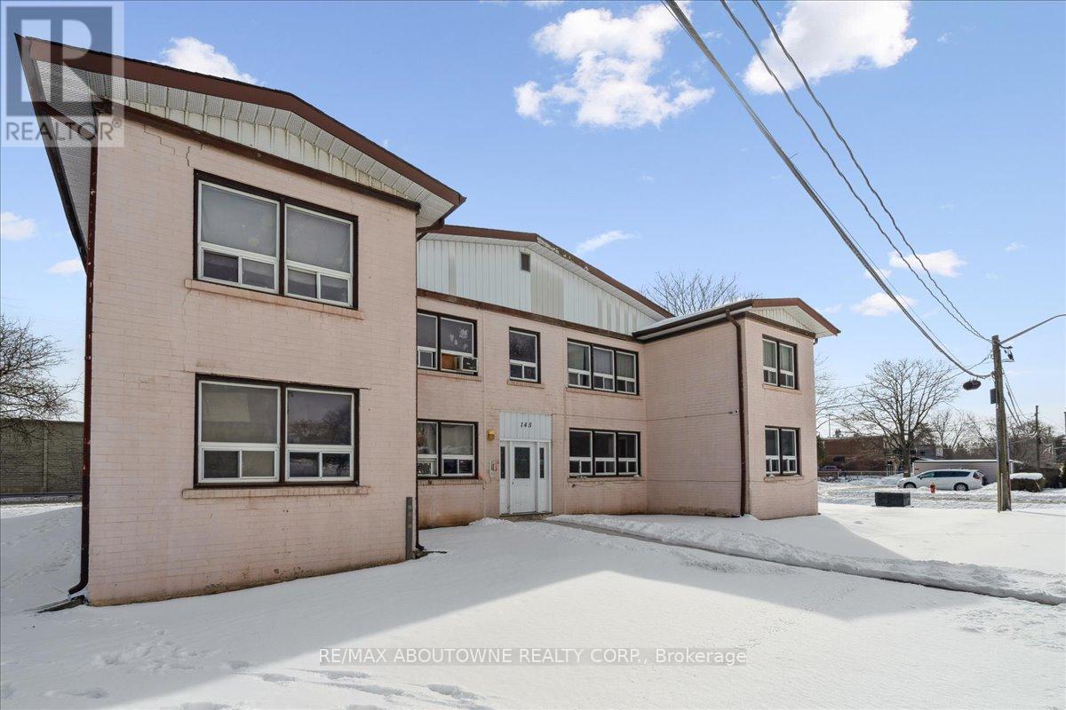 1 - 145 North Service Road E, Oakville, Ontario  L6H 1A3 - Photo 3 - W11970315