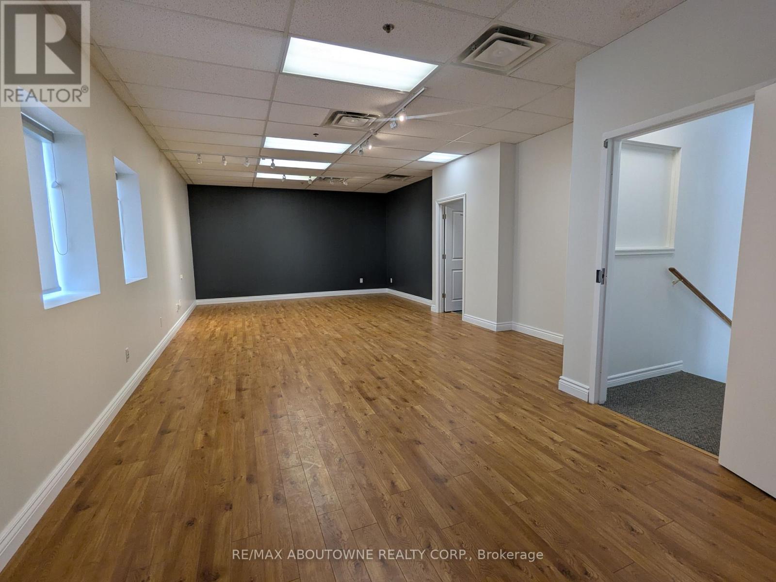 1 - 5125 Harvester Road, Burlington, Ontario  L6M 2W2 - Photo 11 - W12080470