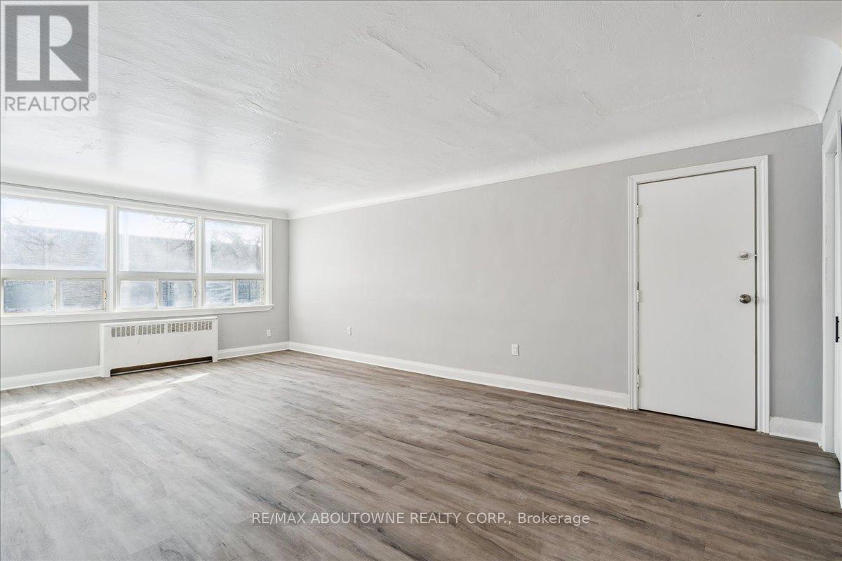 1 - 145 North Service Road E, Oakville, Ontario  L6H 1A3 - Photo 17 - W11970315