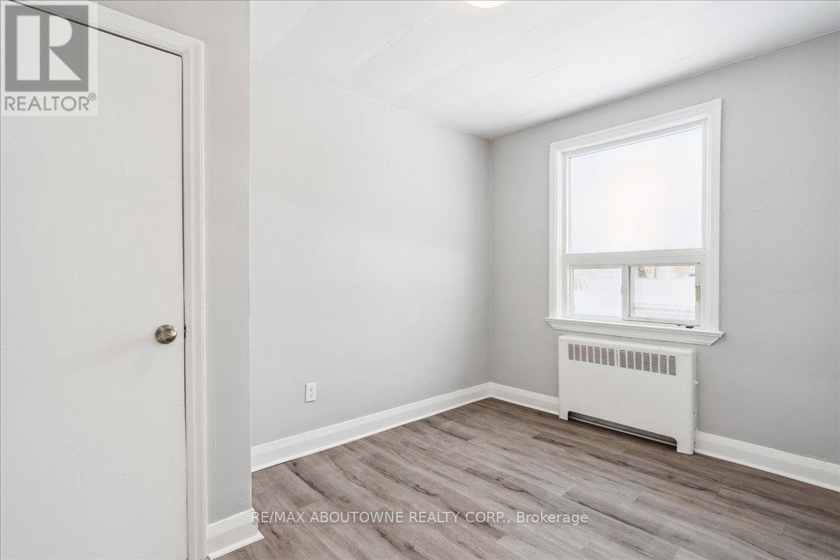1 - 145 North Service Road E, Oakville, Ontario  L6H 1A3 - Photo 24 - W11970315