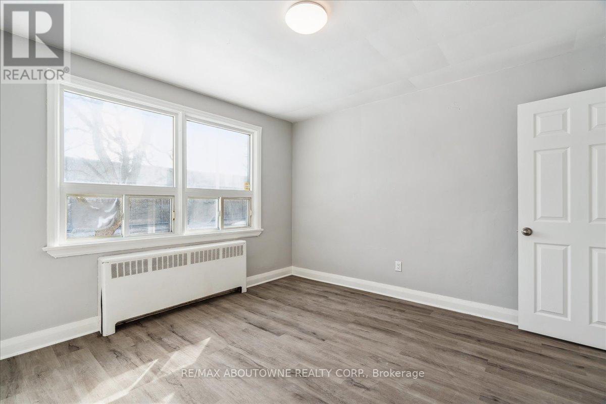 1 - 145 North Service Road E, Oakville, Ontario  L6H 1A3 - Photo 27 - W11970315