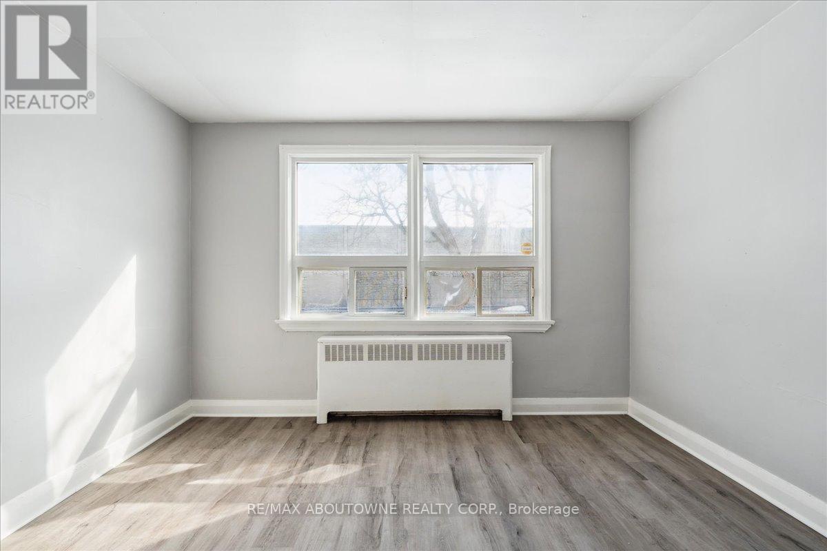1 - 145 North Service Road E, Oakville, Ontario  L6H 1A3 - Photo 28 - W11970315