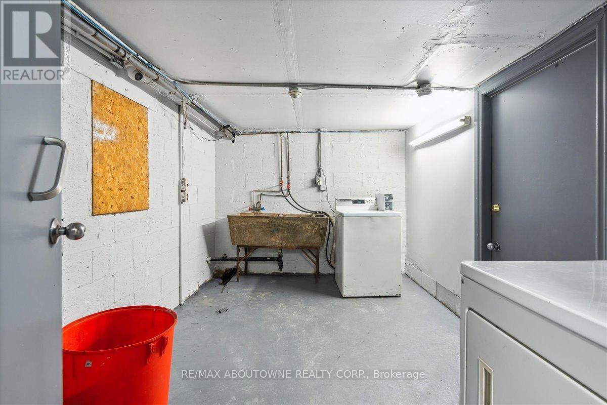 1 - 145 North Service Road E, Oakville, Ontario  L6H 1A3 - Photo 34 - W11970315