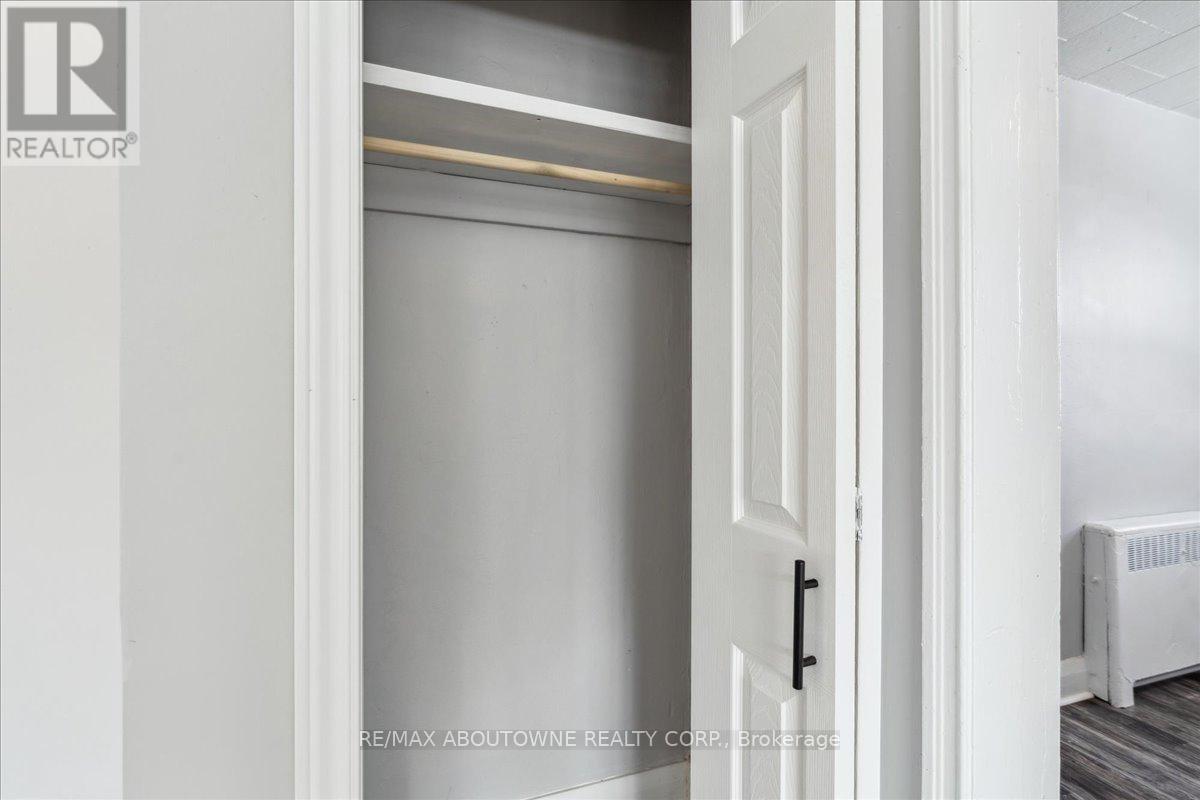 1 - 145 North Service Road E, Oakville, Ontario  L6H 1A3 - Photo 8 - W11970315
