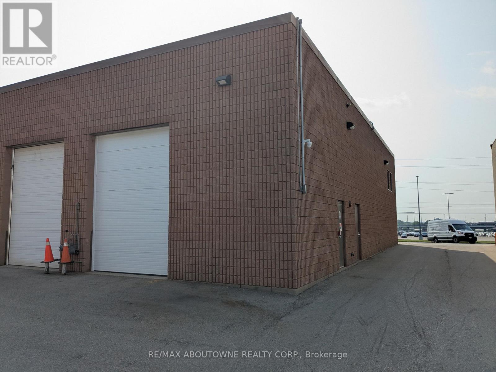 1 - 5125 Harvester Road, Burlington, Ontario  L6M 2W2 - Photo 6 - W12080470