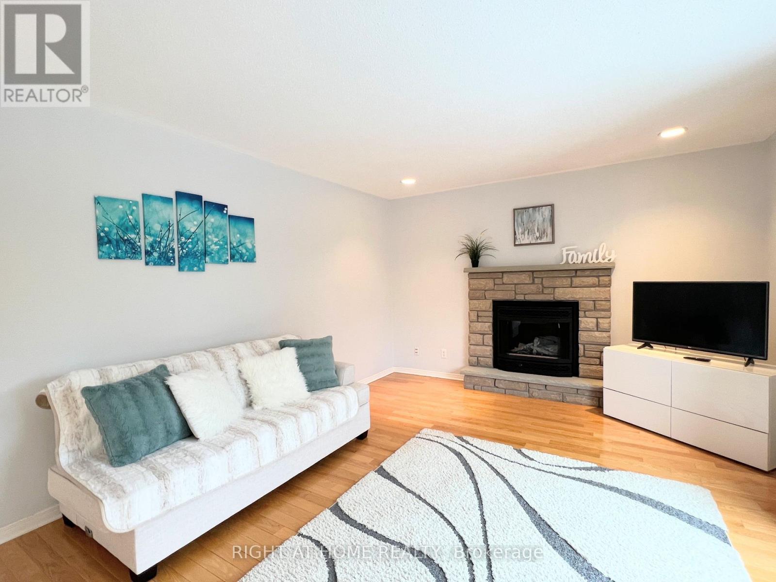 31 Forillon Crescent, Ottawa, Ontario  K2M 2W7 - Photo 19 - X12211389