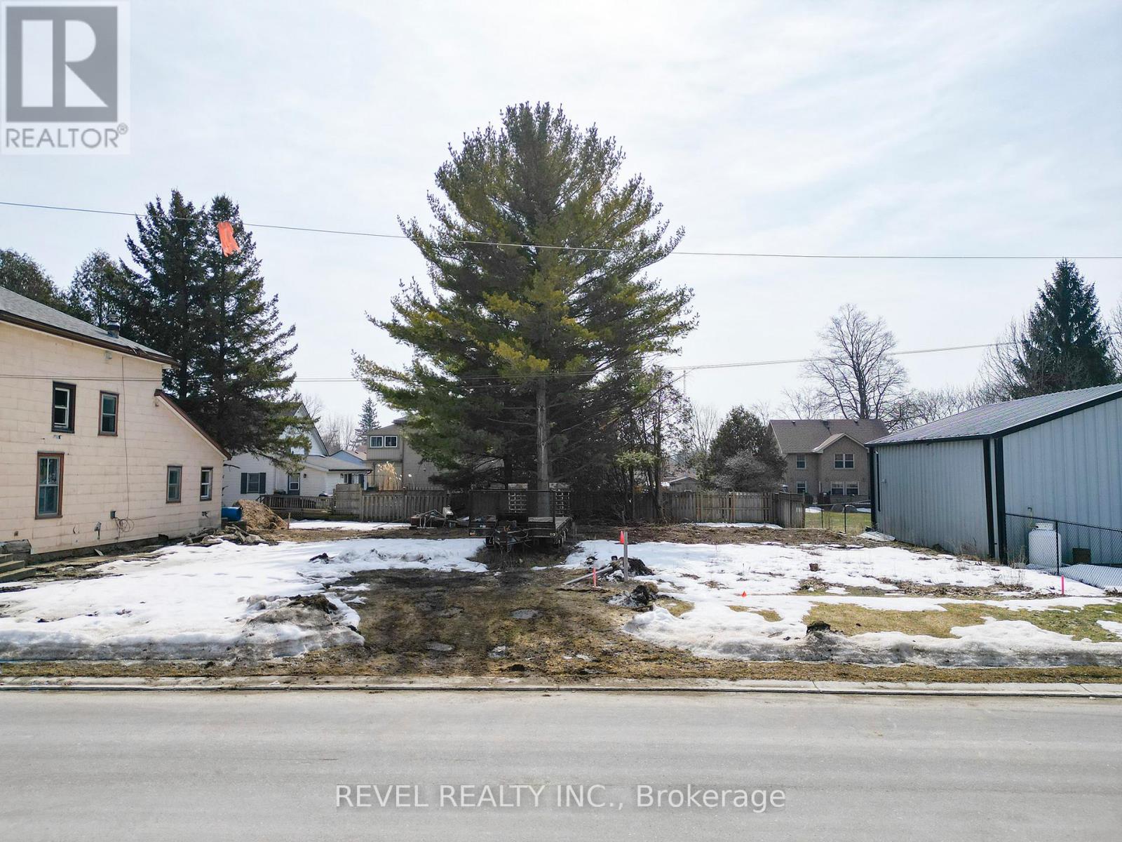 8 Victoria Street W, Blandford-Blenheim, Ontario  N0J 1V0 - Photo 6 - X12089437