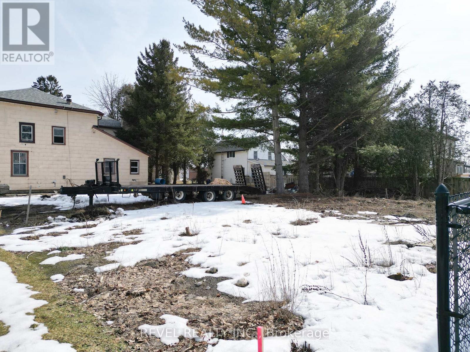 8 Victoria Street W, Blandford-Blenheim, Ontario  N0J 1V0 - Photo 9 - X12089437