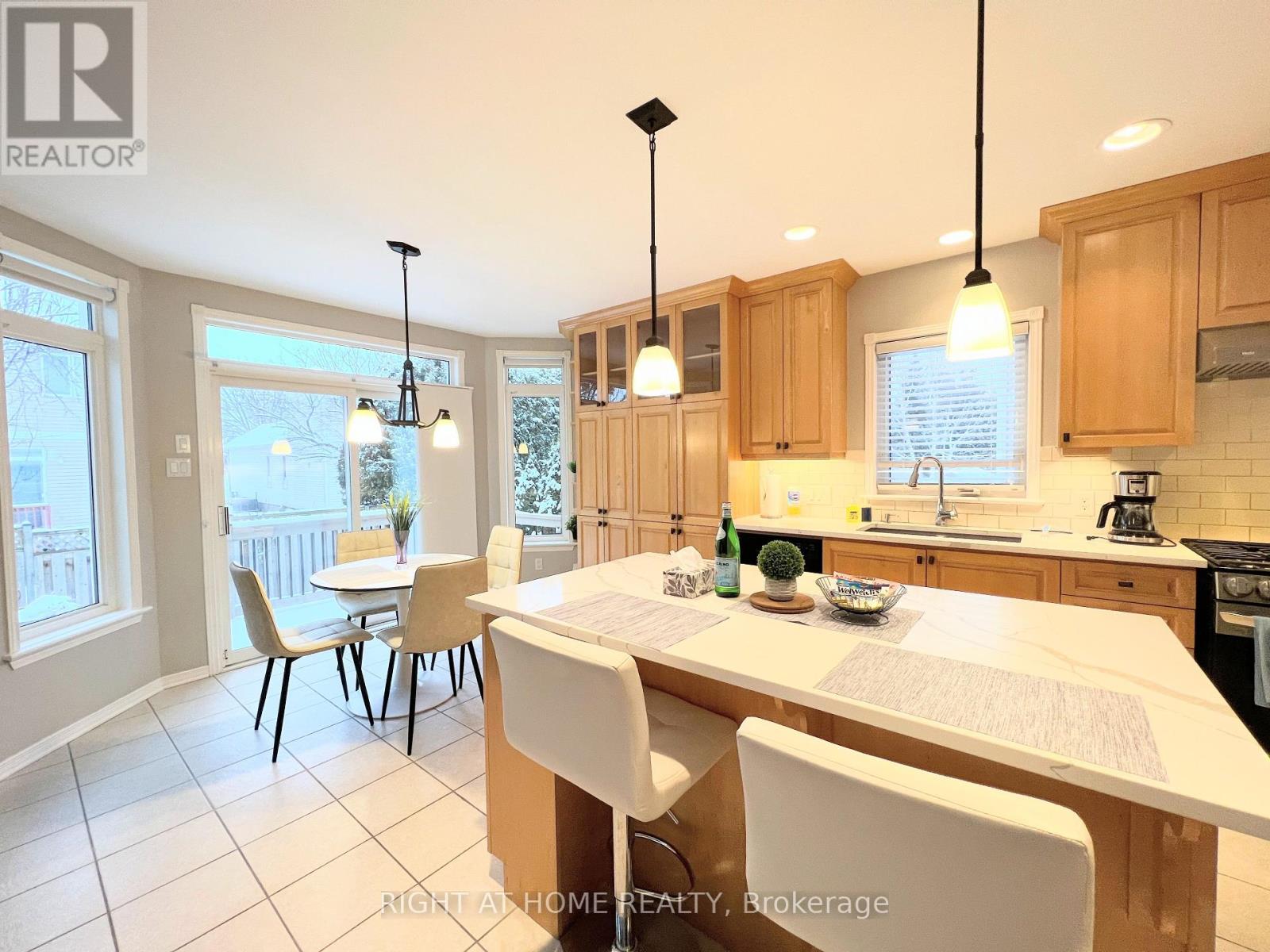 31 Forillon Crescent, Ottawa, Ontario  K2M 2W7 - Photo 14 - X12211389