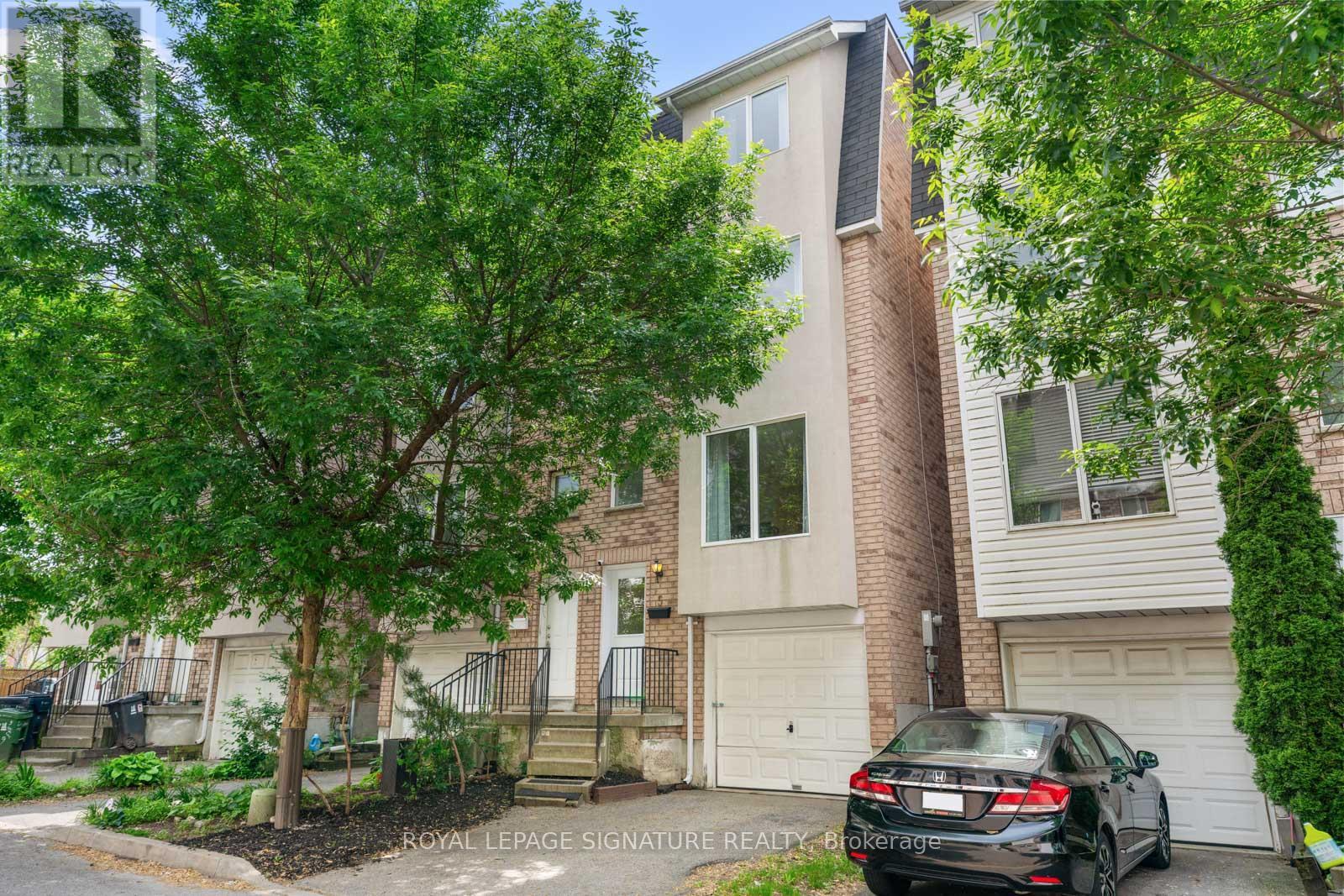 5 Ice Cream Lane, Toronto (East End-Danforth), Ontario  M4C 5T1 - Photo 2 - E12212644
