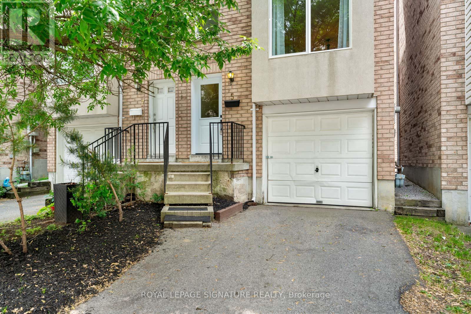 5 Ice Cream Lane, Toronto (East End-Danforth), Ontario  M4C 5T1 - Photo 3 - E12212644