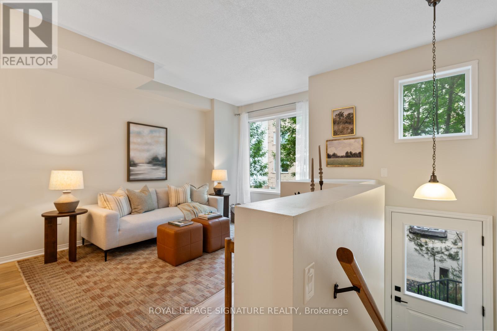 5 Ice Cream Lane, Toronto (East End-Danforth), Ontario  M4C 5T1 - Photo 6 - E12212644
