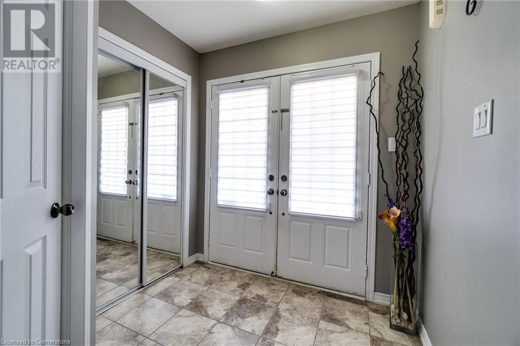 230 English Lane, Brantford, Ontario  N3T 0K2 - Photo 5 - 40739825