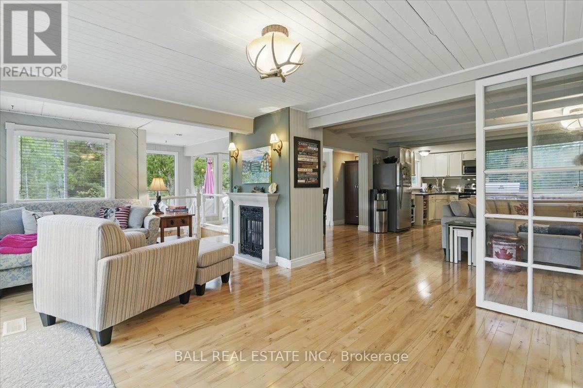 3559 Harbour Point Lane, Smith-Ennismore-Lakefield, Ontario K0L 2H0 - Photo 10 - X12212810