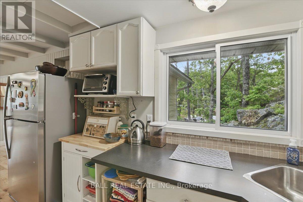 3559 Harbour Point Lane, Smith-Ennismore-Lakefield, Ontario K0L 2H0 - Photo 17 - X12212810