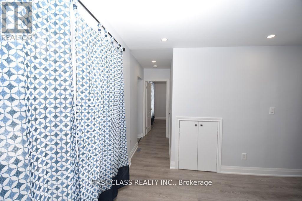 Front - 319 Senlac Road, Toronto, Ontario  M2R 1R2 - Photo 6 - C12187620