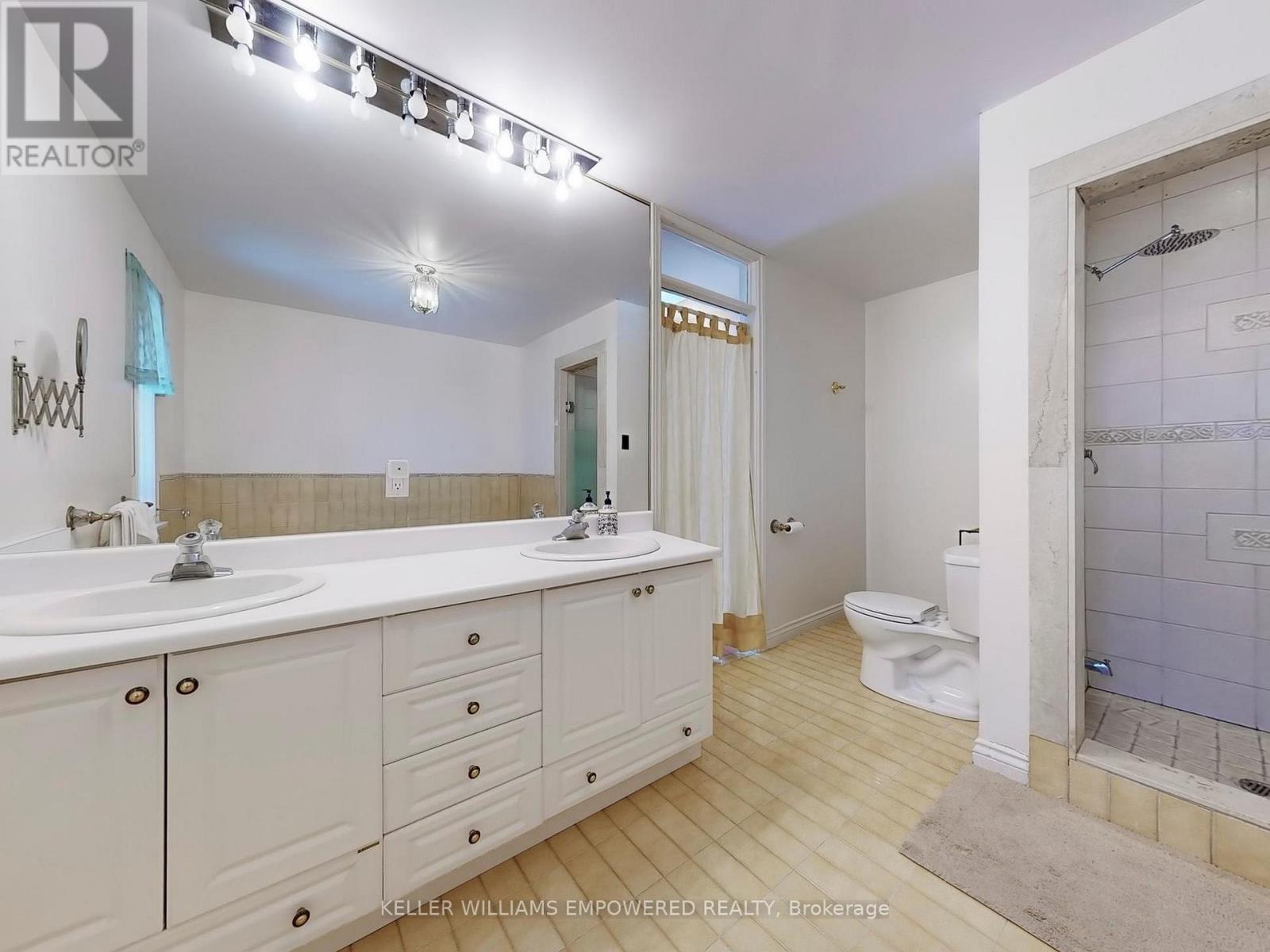 315 Woodland Acres Crescent, Vaughan, Ontario  L6A 1G1 - Photo 19 - N11978622