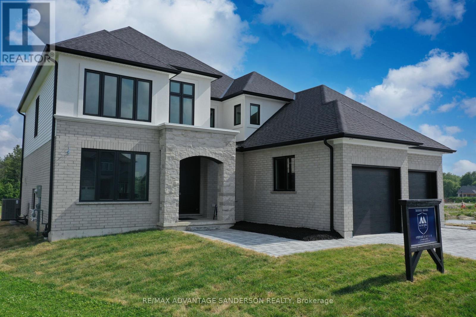 243 Songbird Lane, Middlesex Centre, Ontario  N0M 2A0 - Photo 4 - X12137566