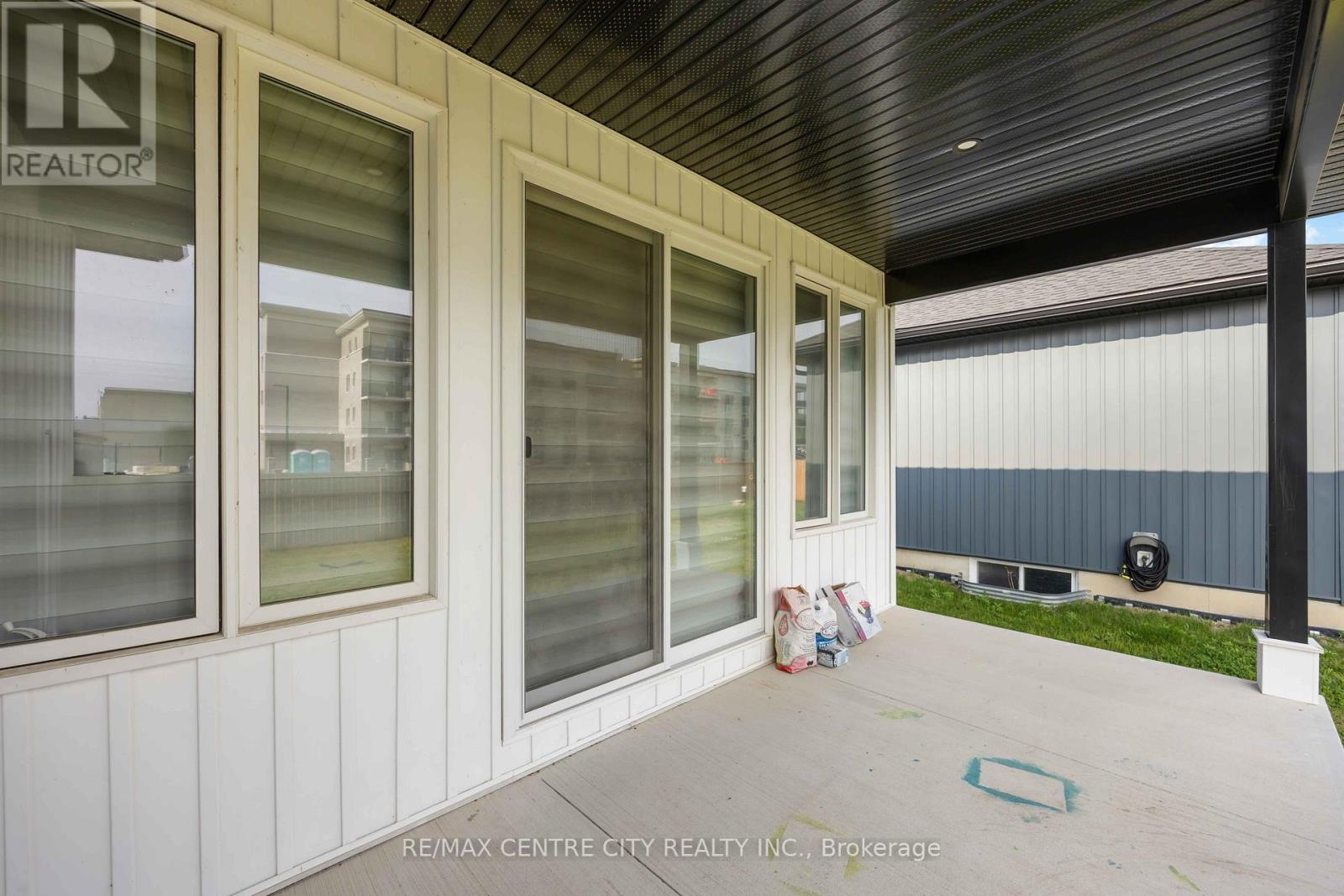 195 Essex Street, Sarnia, Ontario  N7S 0C2 - Photo 21 - X12181882
