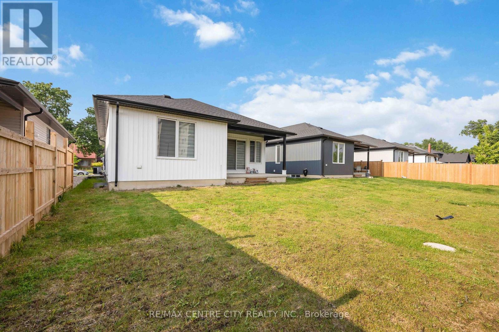 195 Essex Street, Sarnia, Ontario  N7S 0C2 - Photo 23 - X12181882